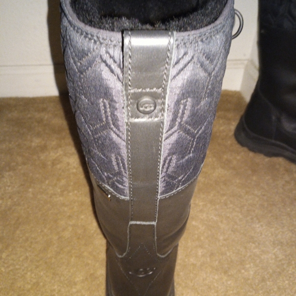 UGG Boots - Picture 7 of 7